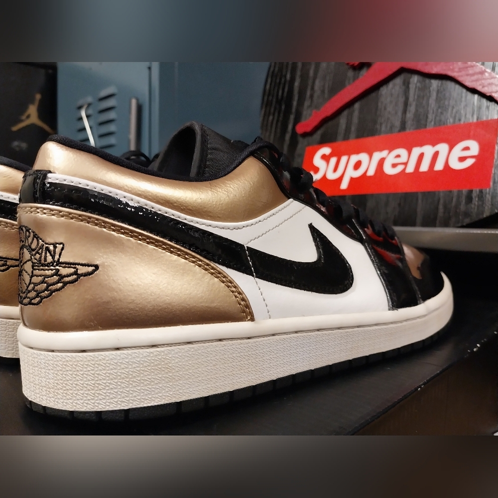 Retro Jordan 1 Low Gold Toe Patent Leather Size 10